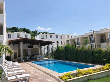 Casa de dos niveles con 3 habitaciones en fraccionamiento en Puerto Vallarta
