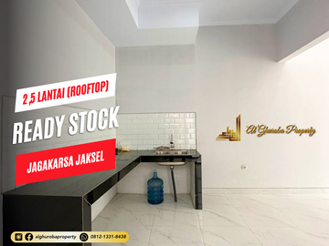 RUMAH MEWAH 3 LANTAI ADA ATTIC ROOM DAN ROOFTOP LENTENG AGUNG JAKARTA SELATAN