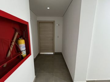 VENDO APARTAMENTO CON HERMOSA VISTA A LA CIENAGA MAYORQUIN Y A BARRANQUILLA