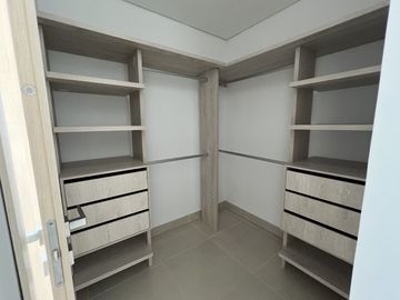 VENDO APARTAMENTO CON HERMOSA VISTA A LA CIENAGA MAYORQUIN Y A BARRANQUILLA