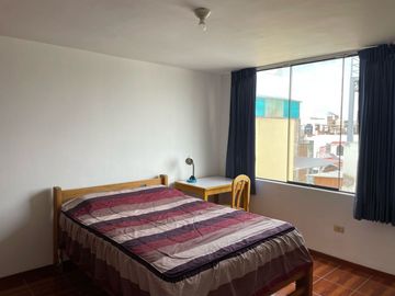 SE ALQUILA DEPARTAMENTO COMPLETAMENTE AMOBLADO EN YANAHUARA CERCA AL COLEGIO LORD BYRON