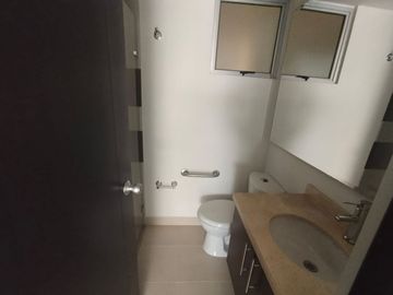 VENDO APARTAMENTO EN BARRIO LA FLORA