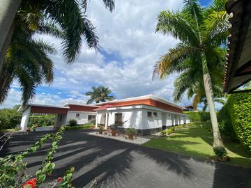 VENDO FINCA CAMPESTRE EN ARMENIA ÁREA 2.208M2