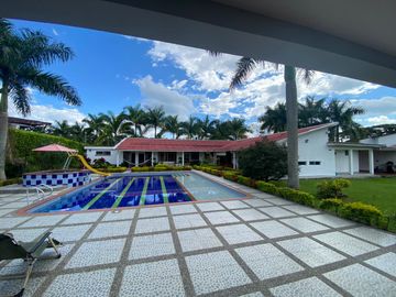 VENDO FINCA CAMPESTRE EN ARMENIA ÁREA 2.208M2