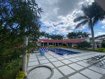 VENDO FINCA CAMPESTRE EN ARMENIA ÁREA 2.208M2