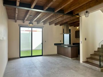 Preciosa Casa en Renta