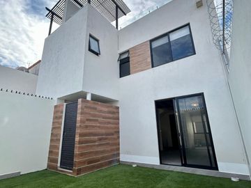 Preciosa Casa en Renta