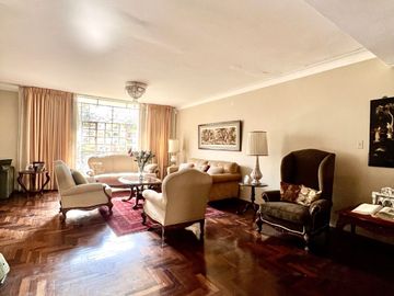 AMPLIA CASA EN EL LIMITE DE LINCE Y SAN ISIDRO EN VENTA