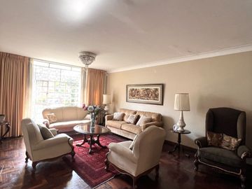 AMPLIA CASA EN EL LIMITE DE LINCE Y SAN ISIDRO EN VENTA