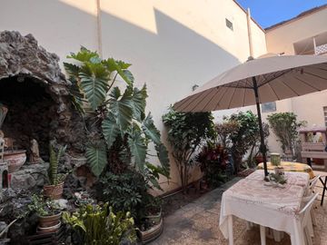 AMPLIA CASA EN EL LIMITE DE LINCE Y SAN ISIDRO EN VENTA