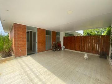 VENDO CASA EN ALFAGUARA