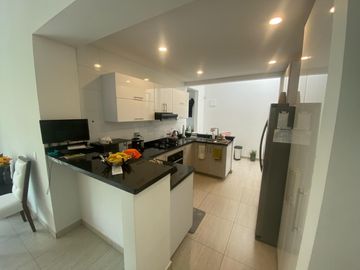 VENDO CASA EN ALFAGUARA