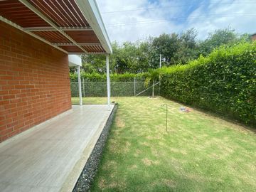 VENDO CASA EN ALFAGUARA