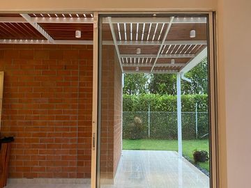 VENDO CASA EN ALFAGUARA