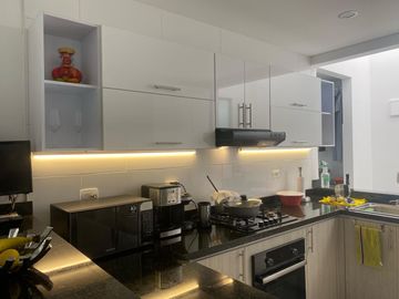 VENDO CASA EN ALFAGUARA