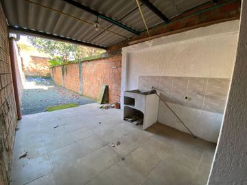 ALQUILO CASA EN EL SECTOR DE LA AVENIDA SAN MATEO COD 8590426