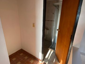 ALQUILO CASA EN EL SECTOR DE LA AVENIDA SAN MATEO COD 8590426