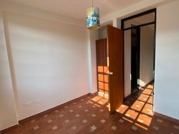 ALQUILO CASA EN EL SECTOR DE LA AVENIDA SAN MATEO COD 8590426