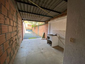 ALQUILO CASA EN EL SECTOR DE LA AVENIDA SAN MATEO COD 8590426