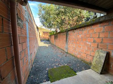 ALQUILO CASA EN EL SECTOR DE LA AVENIDA SAN MATEO COD 8590426