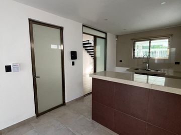 SE VENDE CASA EN CHUBURNA DE HIDALGO, MÉRIDA YUCATÁN