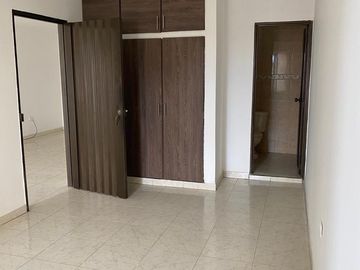 VENDO APARTAMENTO EN EL BARRIO EL TRONCAL
