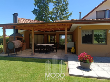 SE VENDE CASA EN MACHALÍ 3D+2B