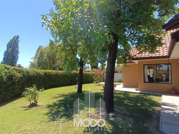 SE VENDE CASA EN MACHALÍ 3D+2B
