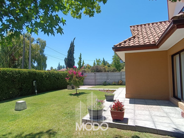 SE VENDE CASA EN MACHALÍ 3D+2B