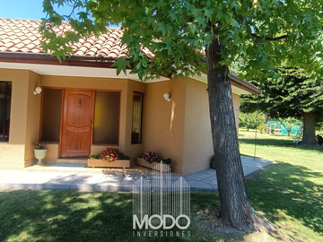 SE VENDE CASA EN MACHALÍ 3D+2B