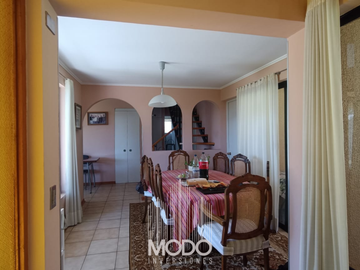 SE VENDE CASA EN MACHALÍ 3D+2B