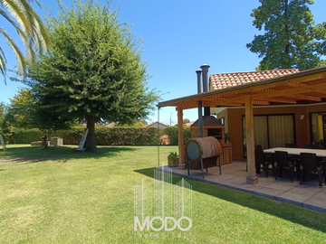 SE VENDE CASA EN MACHALÍ 3D+2B