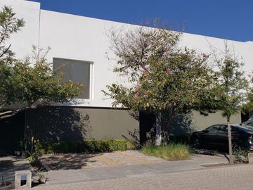 🚀 Juriquilla: Casa con Roof Garden, Seguridad 24/7 y Amenidades de Lujo 🚀 🏡 Tu hogar ideal con espacios amplios, Roof Garden y acceso a amenidades