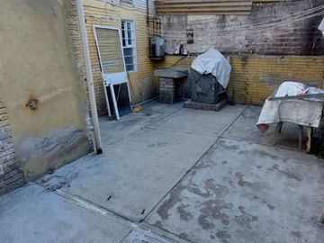 VENDO CASA MUY AMPLIA EN VILLA DE LAS FLORES, EXCELENTE UBICACION