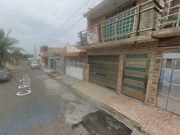 REMATE DE CASA EN EL PUERTO DE VERACRUZ A 10 MINUTOS DEL CENTRO AQUIERE TU PRPIEDAD CON UN 65% DE DESCUENTO