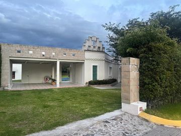 Vendo Casa Quinta en el Guaran gal frente a  Tanda DE Guayllabamba