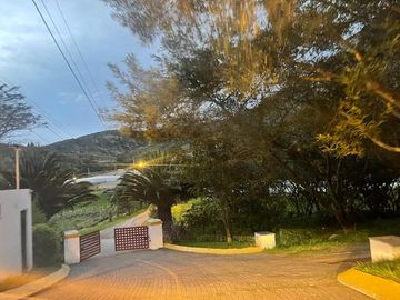 Vendo Casa Quinta en el Guaran gal frente a  Tanda DE Guayllabamba