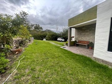 Vendo Casa Quinta en el Guaran gal frente a  Tanda DE Guayllabamba
