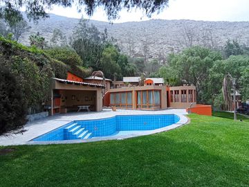 VENTA CASA CHACLACAYO ALT. BANCO NACION 2500M2 MAS 1000 M2 A $500,000 INSUPERABLE