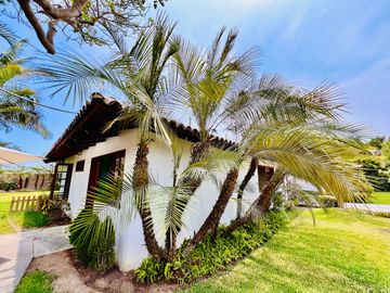 Casa en venta Calle Ibiza un piso en buen estado
