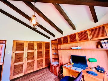 Casa en venta Calle Ibiza un piso en buen estado