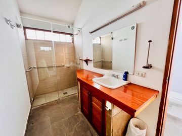 Casa en venta Calle Ibiza un piso en buen estado