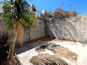 Casa en VENTA en Querétaro ¡Valle de Santiago, dentro de condominio!