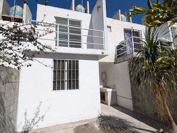 Casa en VENTA en Querétaro ¡Valle de Santiago, dentro de condominio!