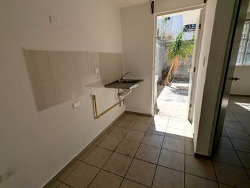 Casa en VENTA en Querétaro ¡Valle de Santiago, dentro de condominio!