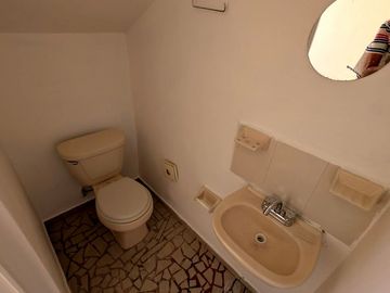 Casa en VENTA en Querétaro ¡Valle de Santiago, dentro de condominio!