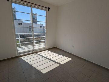Casa en VENTA en Querétaro ¡Valle de Santiago, dentro de condominio!