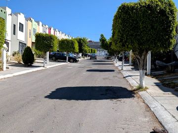 Casa en VENTA en Querétaro ¡Valle de Santiago, dentro de condominio!