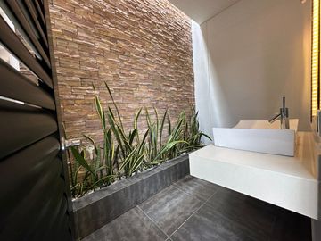 Venta de Imponente Finca de Lujo en el Corazón del Lago Calima – Un Refugio Exclusivo para los Amantes del Lujo, los Deportes Acuáticos y la Vida en F