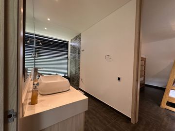 Venta de Imponente Finca de Lujo en el Corazón del Lago Calima – Un Refugio Exclusivo para los Amantes del Lujo, los Deportes Acuáticos y la Vida en F